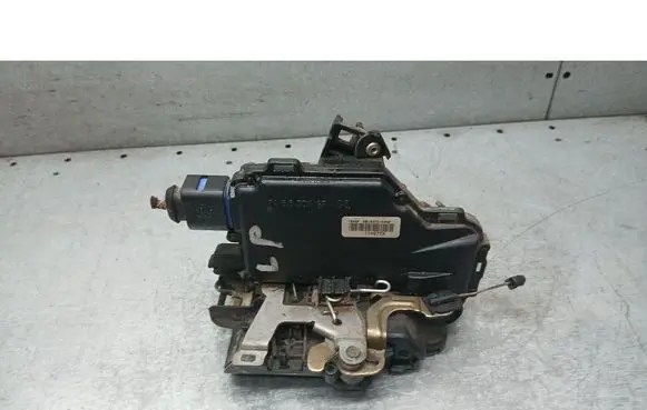 Skoda Fabia Mk1 (6Y) Front door lock 3B1837015AM
