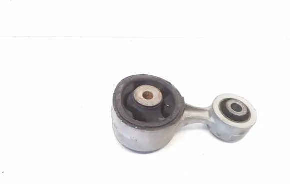 Honda Civic IX Engine mount bracket