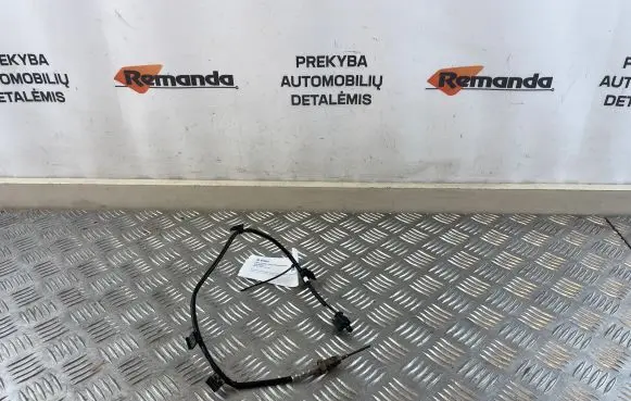 BMW 5 G30 G31 Exhaust gas temperature sensor 8589817