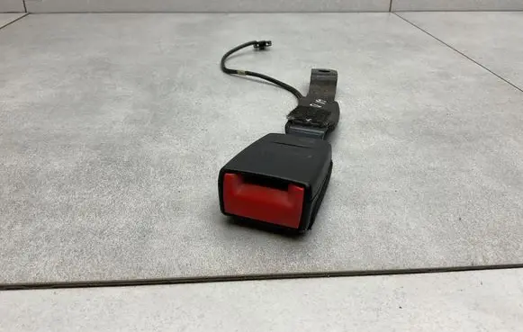 Audi A1 Front seatbelt buckle 8X0857756B