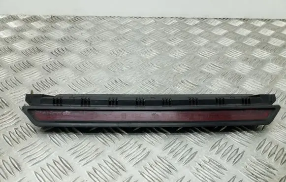Volkswagen PASSAT B5.5 Third/center stoplight 3B9945097A