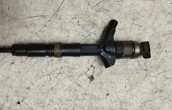 Toyota Corolla Verso AR10 Fuel injector 236700G010 02F36712
