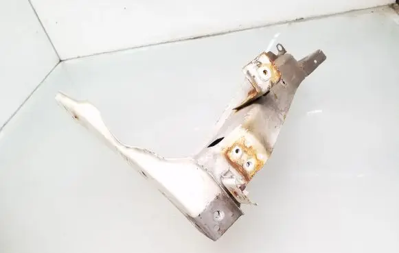 SsangYong Korando Headlight/headlamp mounting bracket