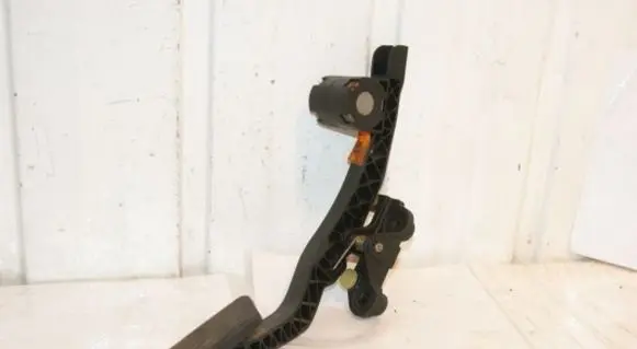 KIA Sportage Accelerator throttle pedal 327261F900