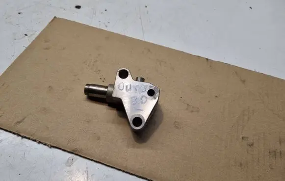 Subaru Outback Slide rail for timing chain 