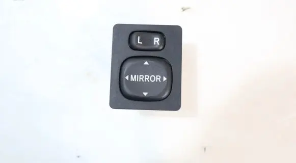 Toyota Auris 150 Wing mirror switch
