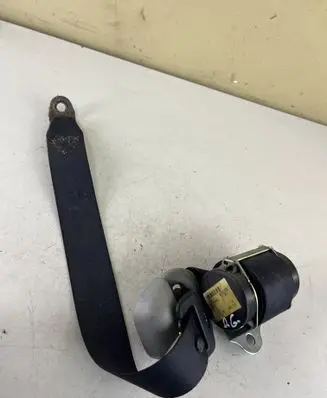 Rear seatbelt
