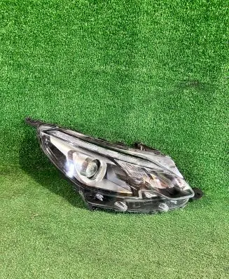Peugeot 2008 I Headlight/headlamp 9814739580