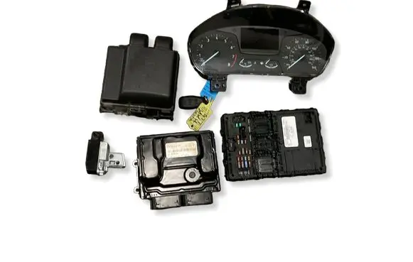 Ford Fiesta Engine ECU kit and lock set LA6A12B684AB 1T7112A650UA 0261S10259
