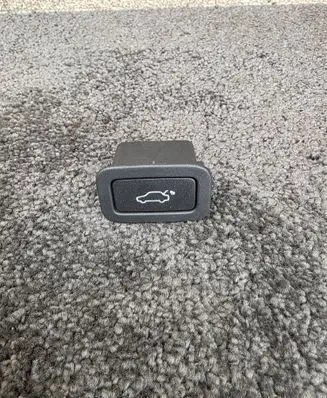 Land Rover Evoque I Tailgate/boot open switch button AF6310E998AA