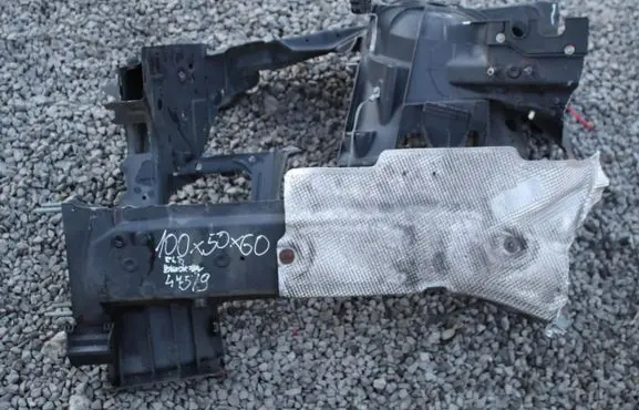 Toyota Prius (XW20) Fender mounting bracket fartuchprawyE63