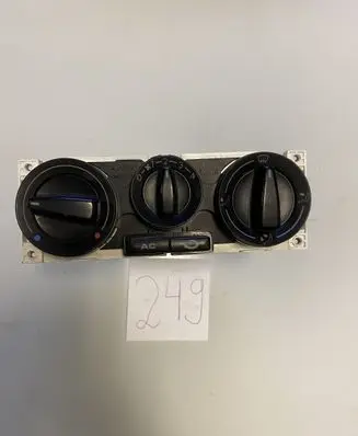 Skoda Octavia Mk1 (1U) Climate control unit 1J0820045E 659498K08 901510940000