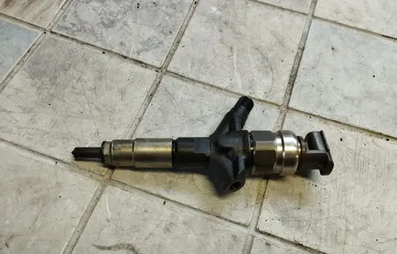 Subaru Outback Fuel injector 16613AA020