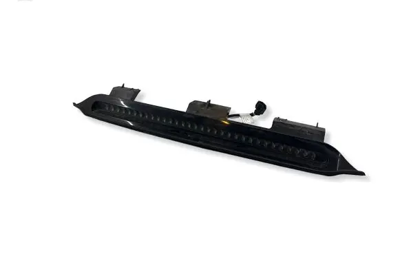 Lincoln Aviator I Third/center stoplight 305413A613A