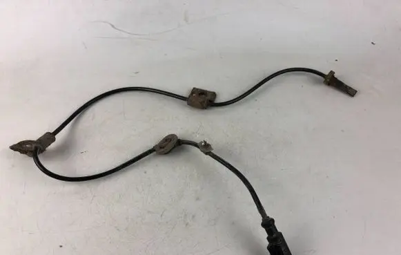 Subaru Outback ABS brake wheel speed sensor 27540AG01