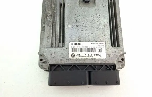 Mini One - Cooper Coupe R56 Engine control unit/module 7810909 13617810909 0281015233