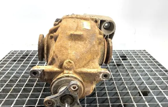 BMW 3 E90 E91 Rear differential 7556678