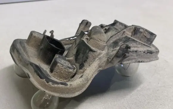 Audi A4 S4 B7 8E 8H Tail light bulb cover holder 965084