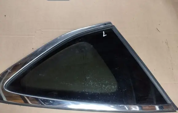 Honda CR-V Rear side window
