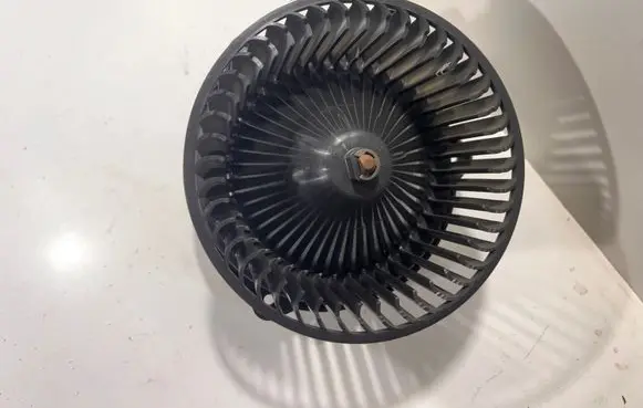 Dodge Durango III Heater fan/blower F00S3B2447