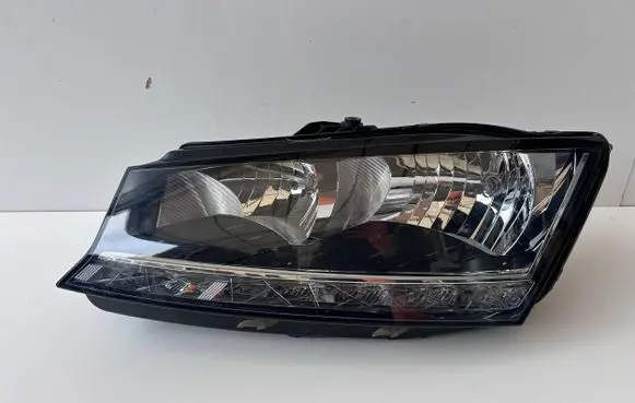 Skoda Fabia Mk3 (NJ) Headlight/headlamp 6V1941015D