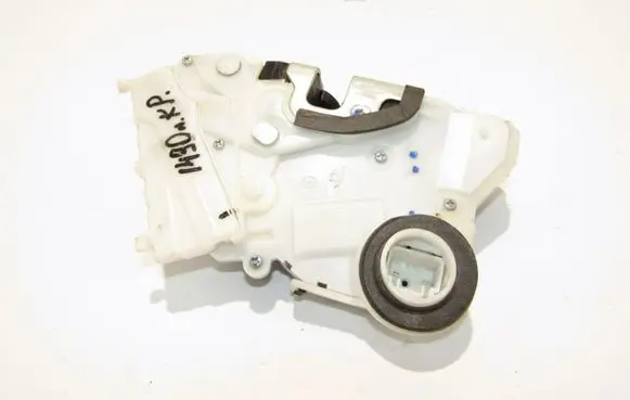 Subaru XV Front door lock