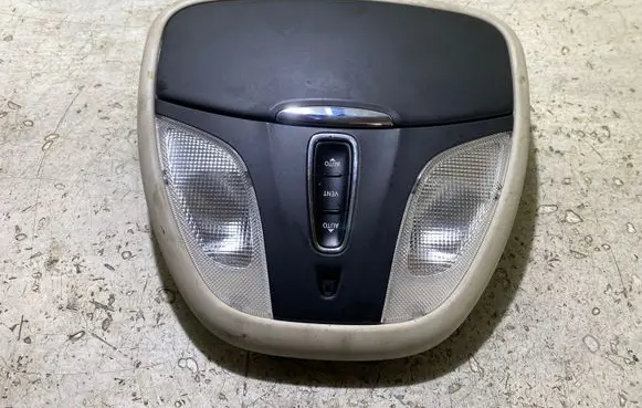 Chrysler 200 Front seat light SEQ036430 1WH461L2AA PN536231