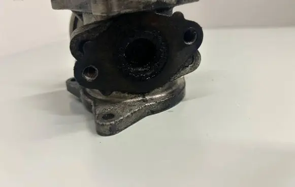 Volkswagen Golf Plus EGR valve 038129637D