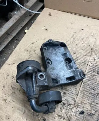 BMW 5 E39 A/C compressor mount bracket 645522245421 2247421
