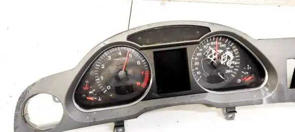 Audi A6 S6 C6 4F Speedometer (instrument cluster) 4F0920900M 4F0910900A