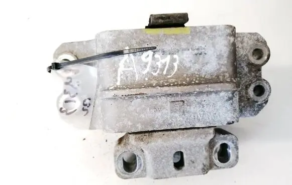 Volkswagen Golf V Engine mount bracket 1k0199555