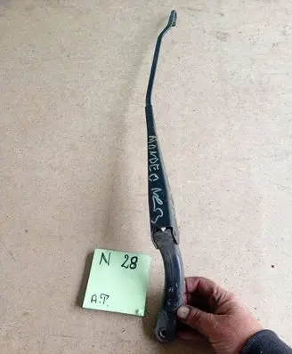 Ford Mondeo Mk III Front wiper blade arm 3456543