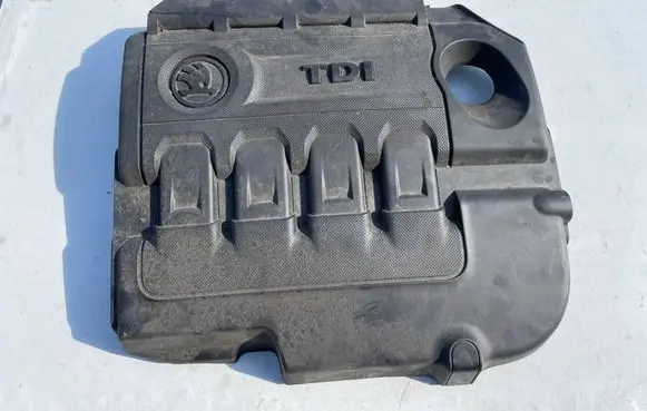 Skoda Octavia Mk3 (5E) Engine cover (trim) 04L103925C