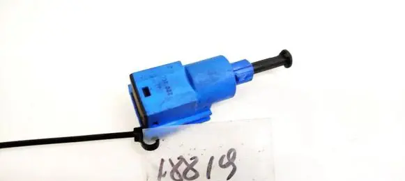 Volkswagen PASSAT B5.5 Brake pedal sensor switch