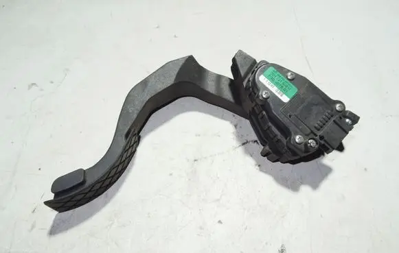 Volkswagen Phaeton Accelerator throttle pedal 6PV00802629 3D1721503H