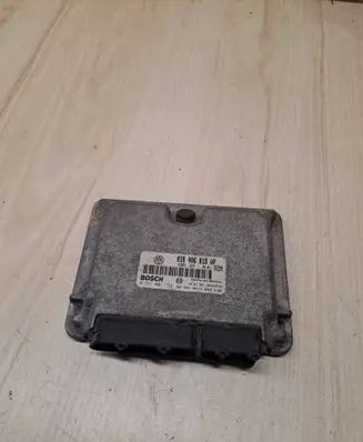Volkswagen New Beetle Engine control unit/module 038906018AP 0281001732 28SA3773