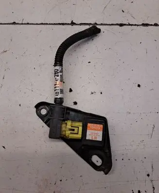 Toyota Prius (NHW20) Airbag deployment crash/impact sensor 8917447040 2521000160