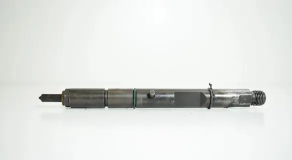 Audi A4 S4 B5 8D Fuel injector 059130201E