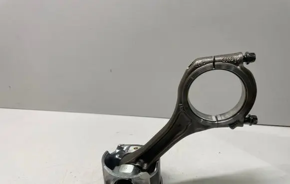 Audi A5 8T 8F Piston with connecting rod 83L82