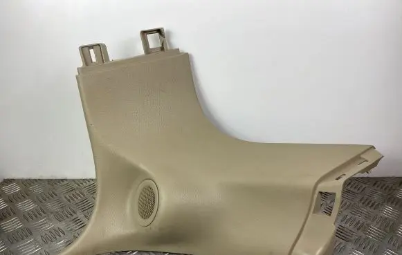 Jeep Grand Cherokee (B) pillar trim (bottom) P100984020BAR