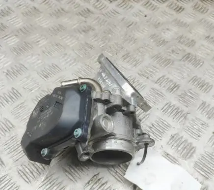 Volkswagen Golf VII EGR valve 04L128637D 04L128059T