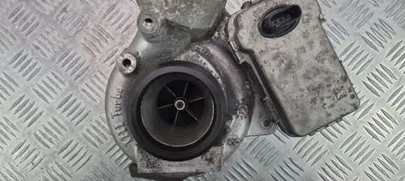 Mercedes-Benz C W204 Turbo A6510900086 A6519060200