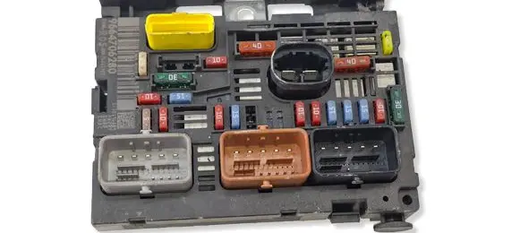Peugeot Partner Fuse module 9664706280