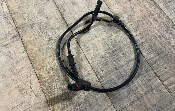 Mercedes-Benz C W204 ABS brake wheel speed sensor a2045400117 2045400117