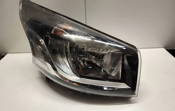 Renault Trafic III (X82) Headlight/headlamp 260108047r