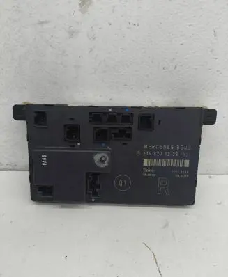 Mercedes-Benz CLS C219 Door control unit/module 2198201226 00005030