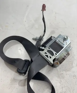 Subaru Outback (BS) Front seatbelt