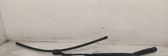 Volkswagen PASSAT B6 Front wiper blade arm 3C1955409C