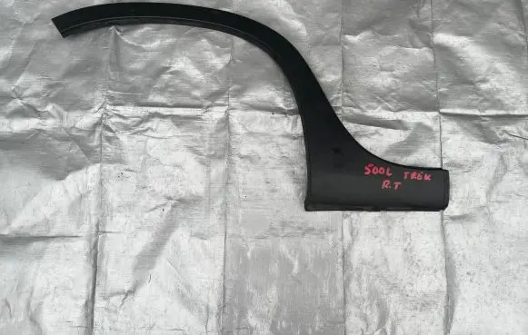 Fiat 500L Rear arch trim 735568353 10143009