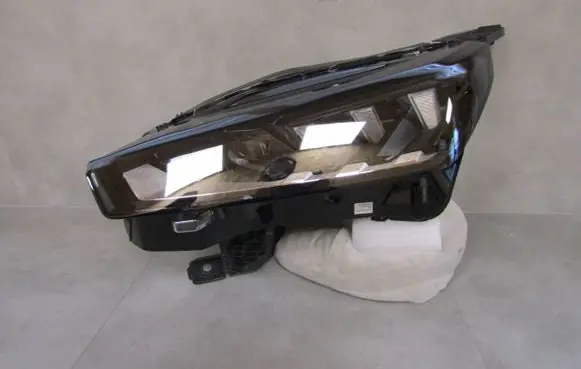Peugeot 3008 III Headlight/headlamp 9862665280